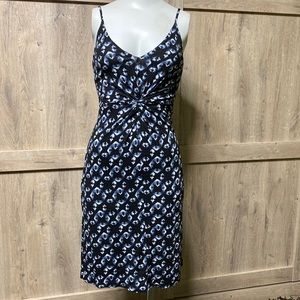 H&M bodycon stretch short dress black tie dye print with twist at center of body